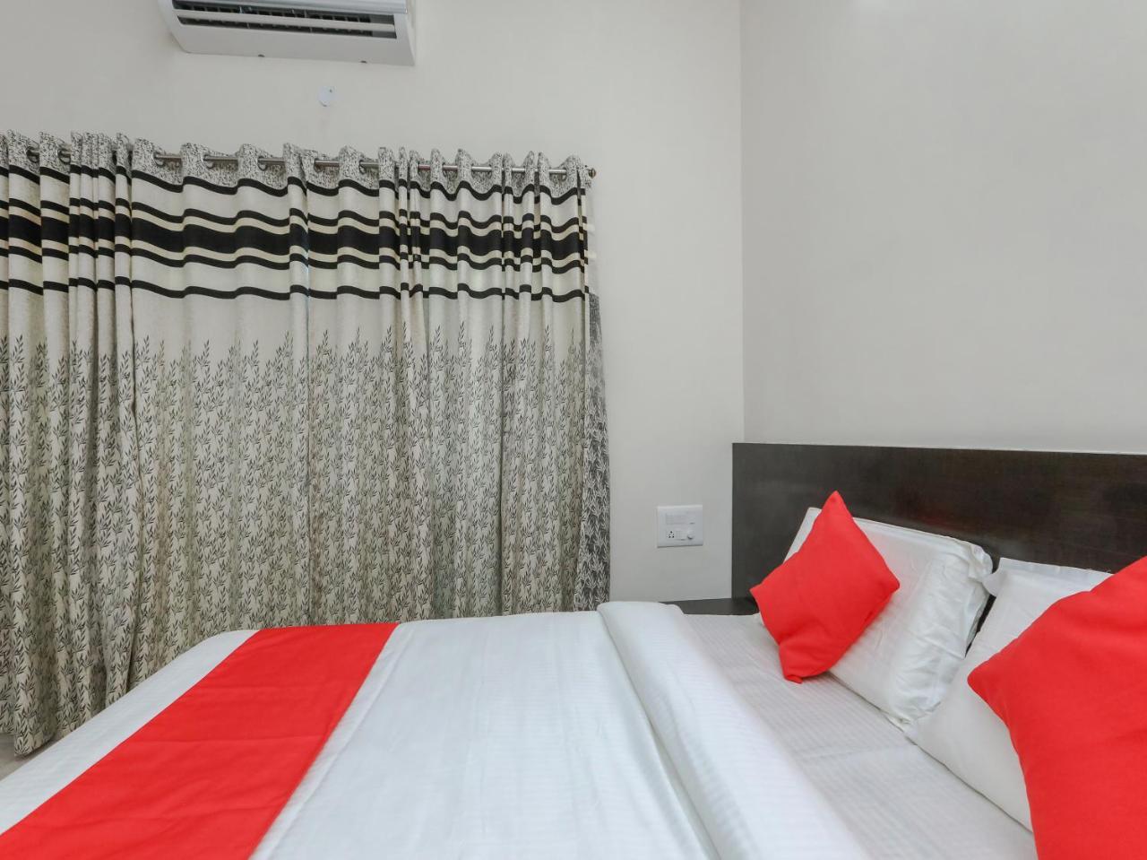 Oyo 22211 Shree Ankanatheshwara Residency Hotel Nanjangud Exterior foto