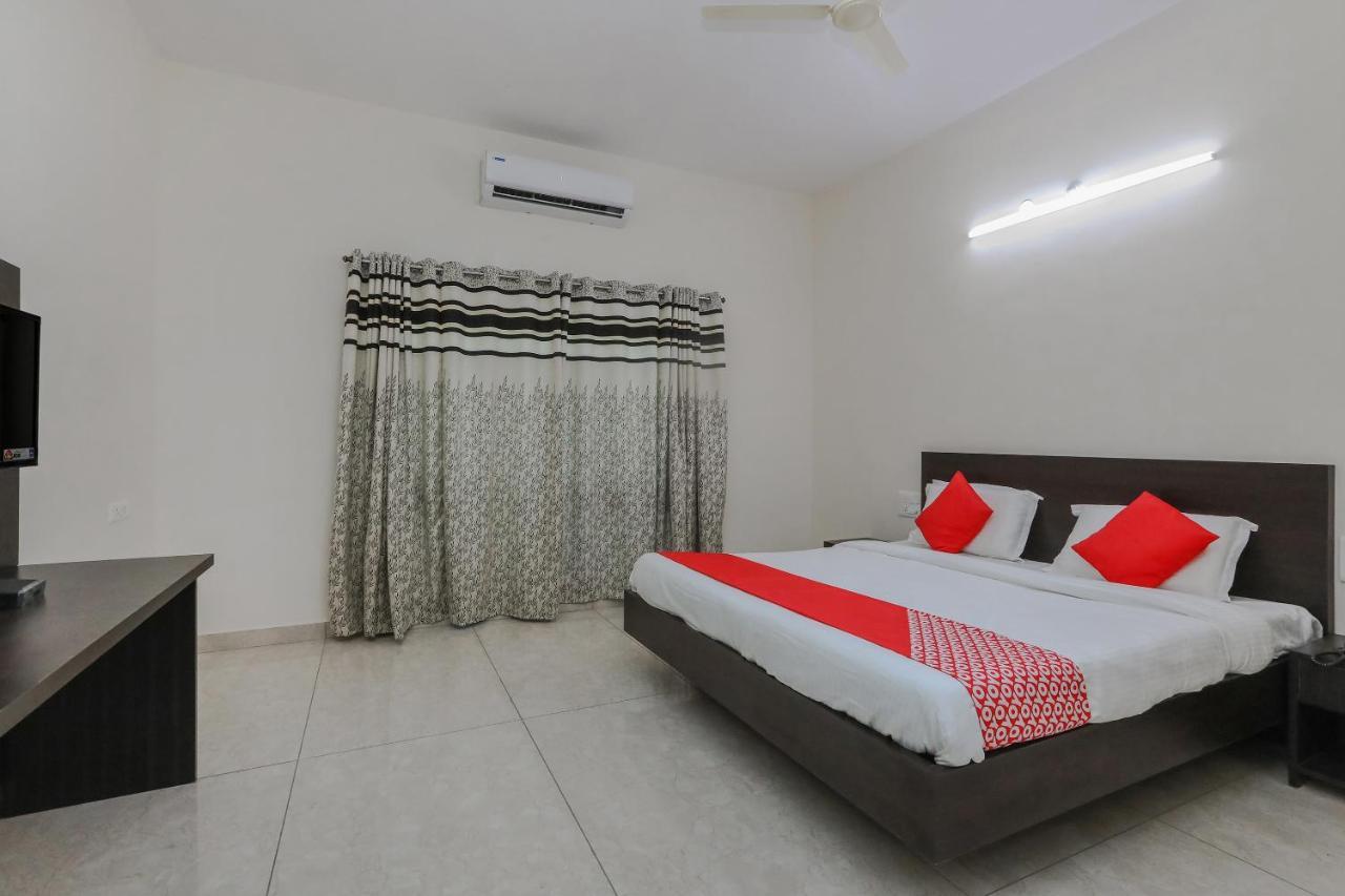 Oyo 22211 Shree Ankanatheshwara Residency Hotel Nanjangud Exterior foto