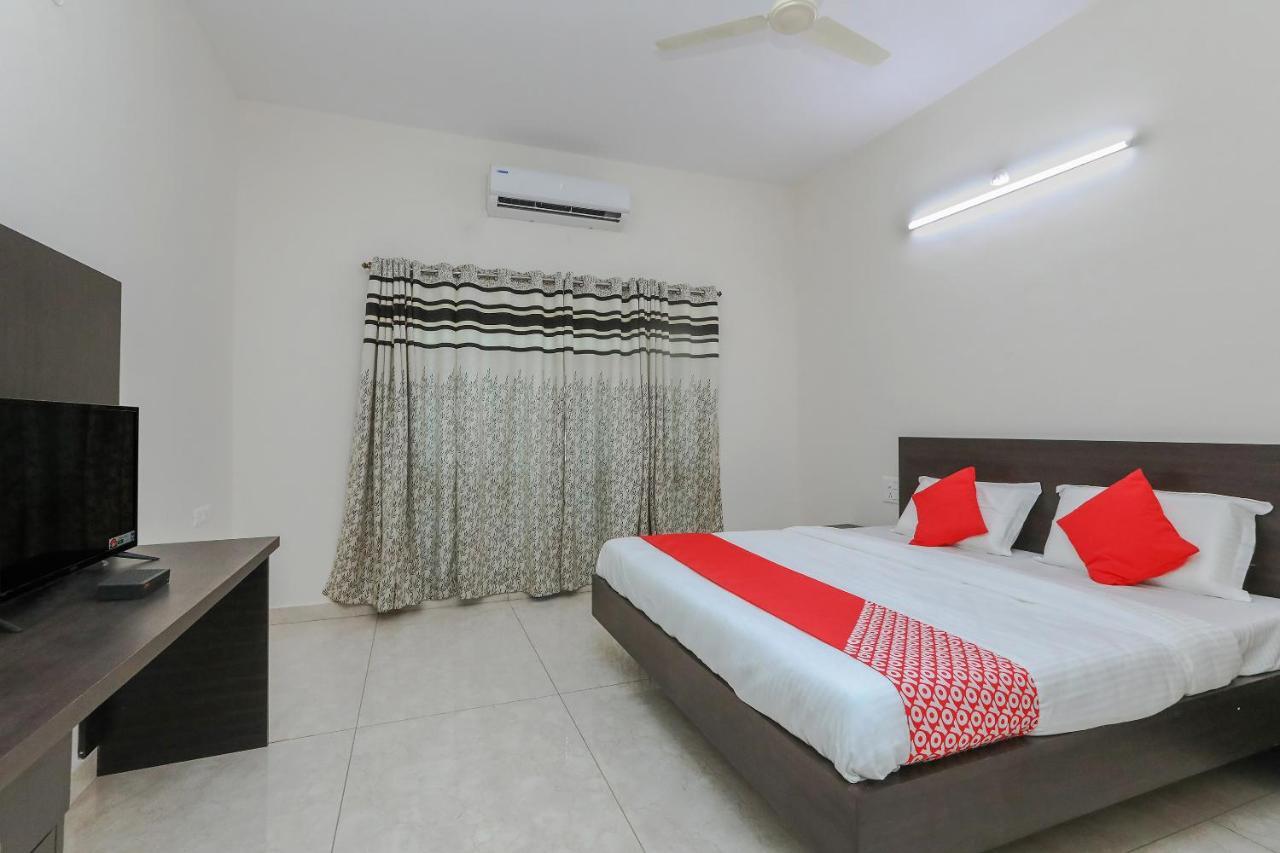Oyo 22211 Shree Ankanatheshwara Residency Hotel Nanjangud Exterior foto
