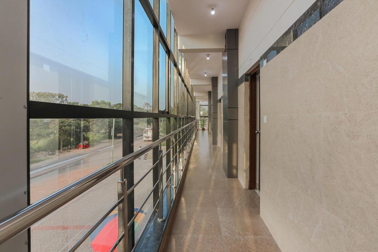 Oyo 22211 Shree Ankanatheshwara Residency Hotel Nanjangud Exterior foto